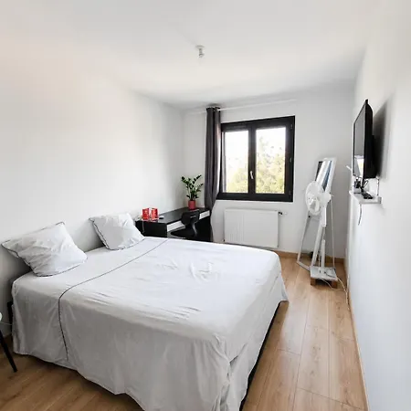 Moderne Dans Maison Partagee * Saint-Paul-de-Varax