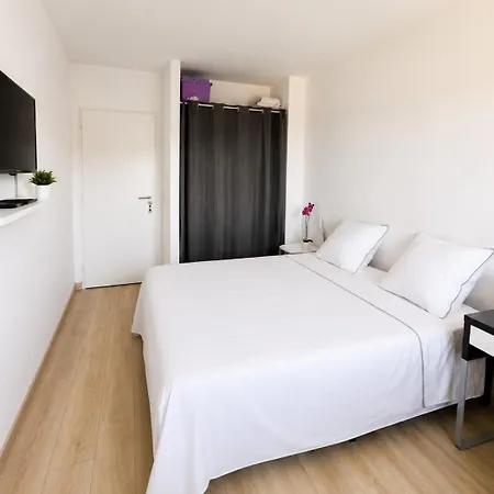 Moderne Dans Maison Partagee Habitación en casa particular Saint-Paul-de-Varax